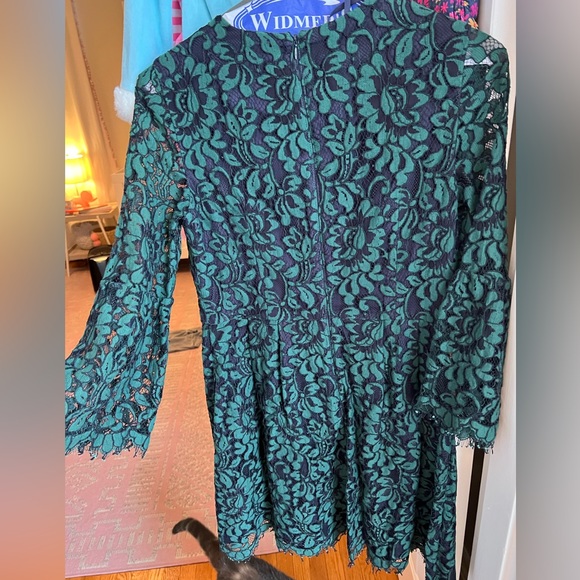 Eliza J size 8 green and navy lace dress EUC - Picture 2 of 5